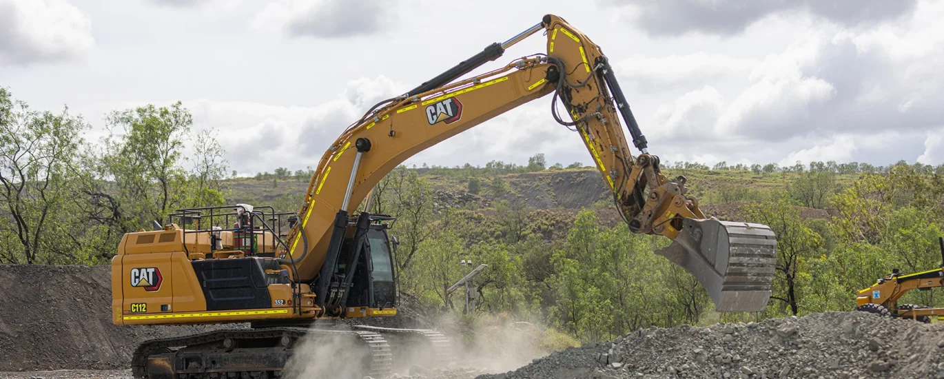 Excavator Hire Zimbabwe (38T) | From $100/hr | Loadrite